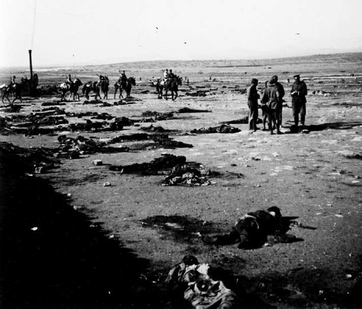 Fotografía de 1922 mostrando los restos del Desastre de Annual, la mayor derrota militar española en el Rif
