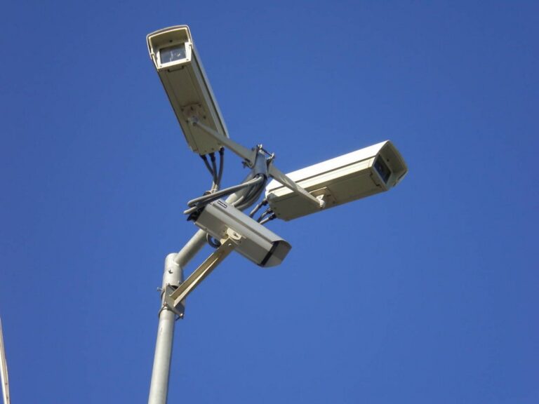 La vigilancia digital: de Snowden a la datificación — el control tecnológico de masas